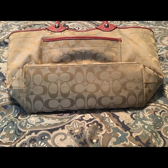 Beautiful Pink Coach Purse with Flower appl… - Picture 11 of 13
